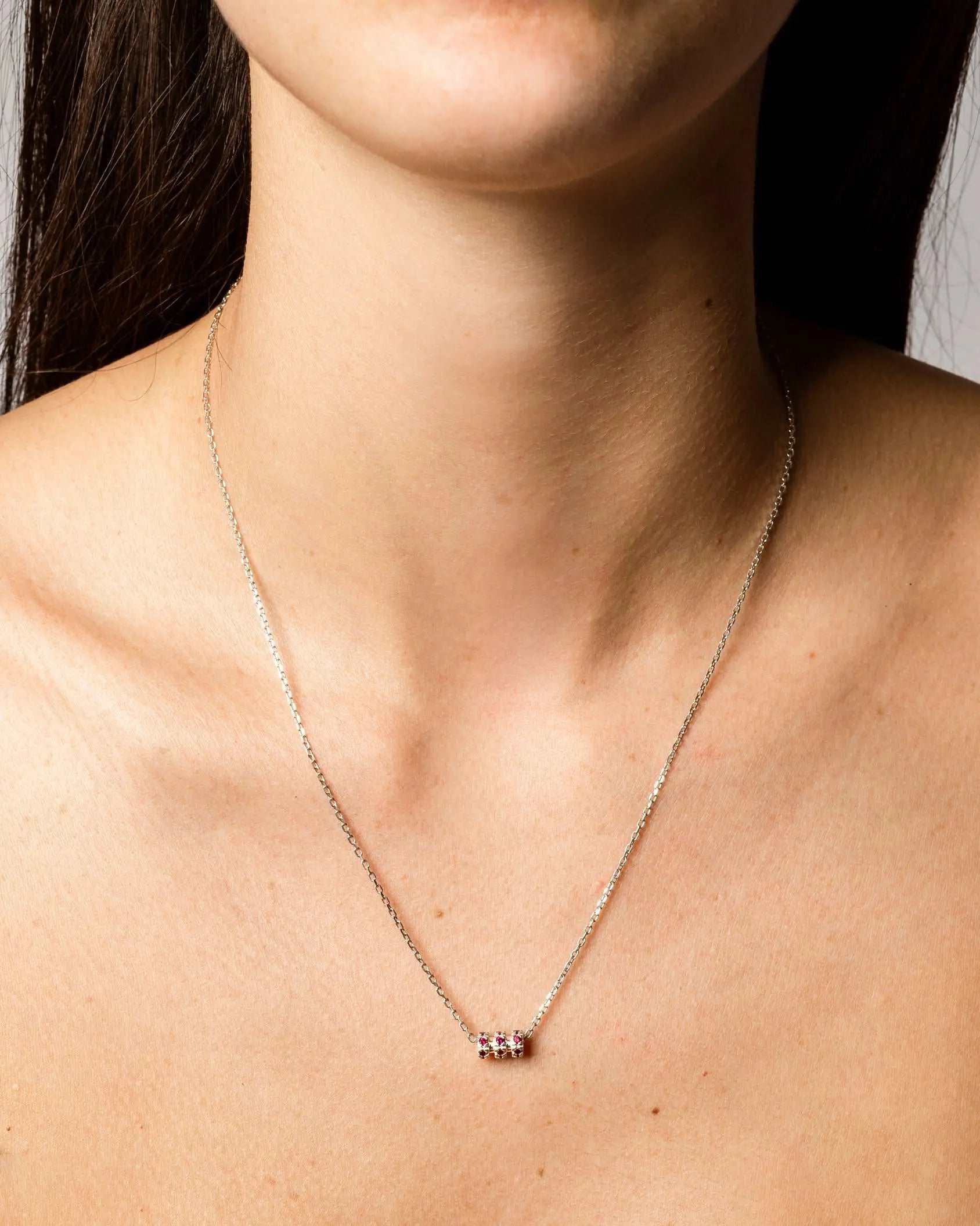 Collana Barrel in argento 925 con zirconi rossi - collezione Nuance - Adami Gioielli