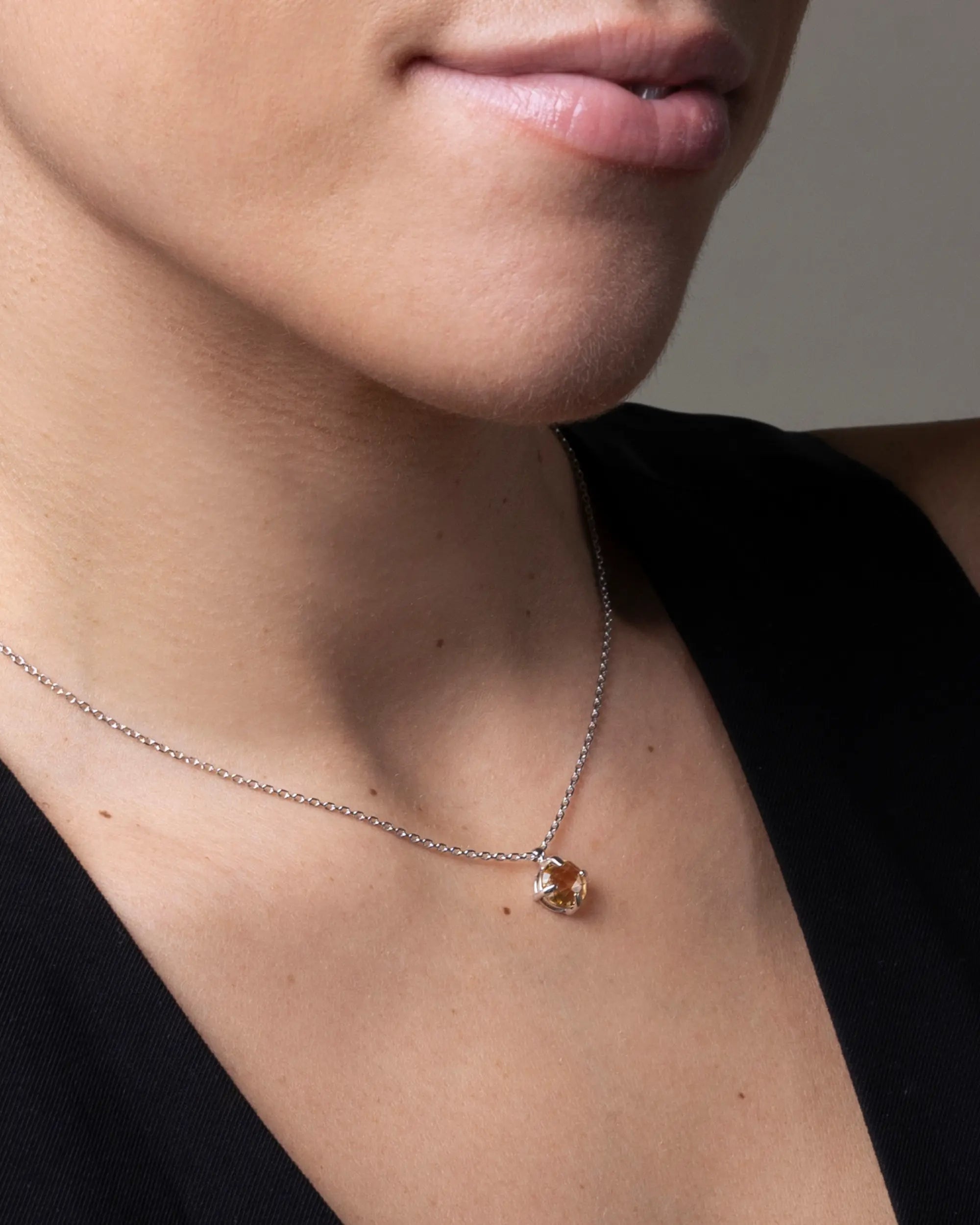 Collana Natura color latte in argento 925 e pietre naturali - collezione Natura - Adami Gioielli